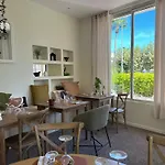 Adonis Grand Des Bains 3* 사나리쉬르메르