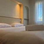 Adonis Grand Des Bains 호텔 3*