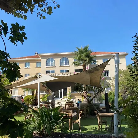 Adonis Grand Des Bains סנרי-סור-מר