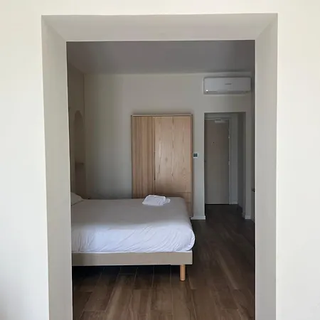 Adonis Grand Des Bains סנרי-סור-מר