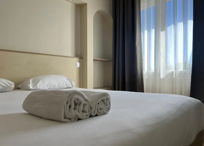 Adonis Grand Des Bains 3* ساناري سور مير