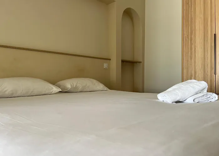 Adonis Grand Des Bains ساناري سور مير
