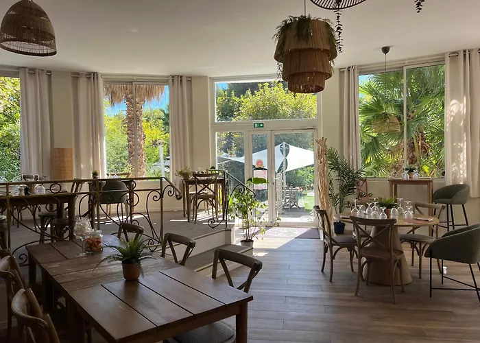 فندق Adonis Grand Des Bains ساناري سور مير