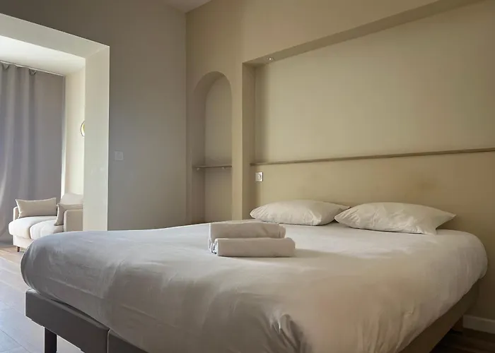 Adonis Grand Des Bains فندق