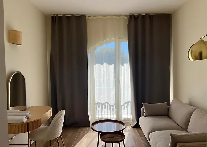 Adonis Grand Des Bains 3* ساناري سور مير