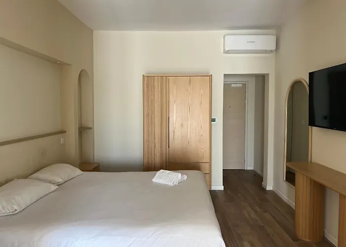 Adonis Grand Des Bains