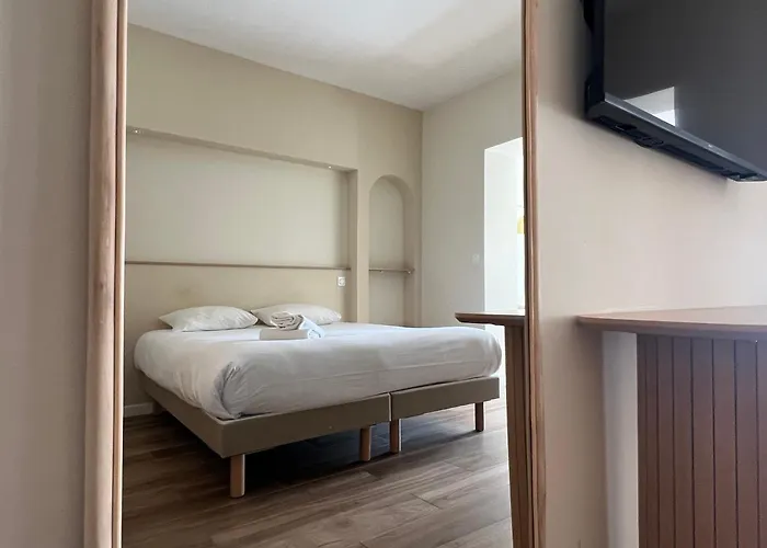 Adonis Grand Des Bains فندق 3*
