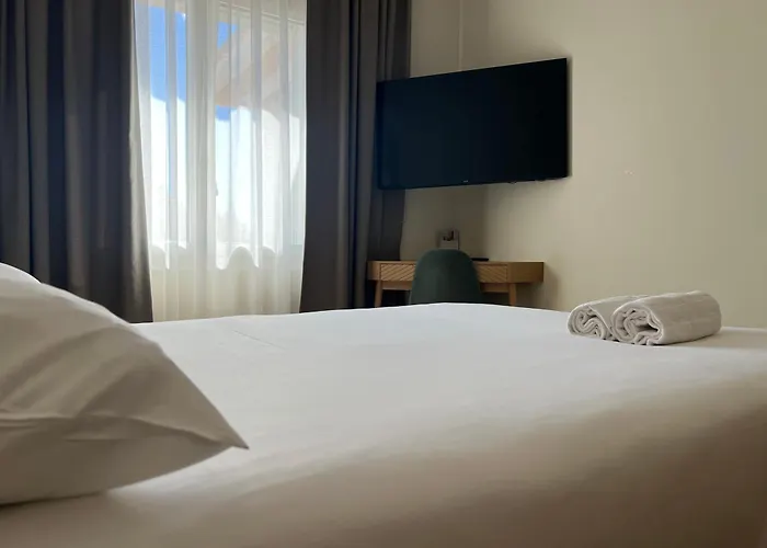 Adonis Grand Des Bains 3* ساناري سور مير
