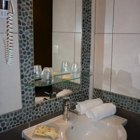 Adonis Grand Des Bains 3*