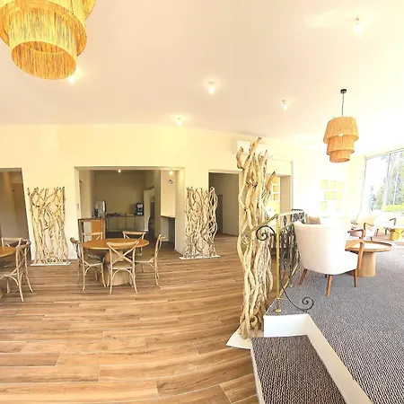 Hotel Adonis Grand Des Bains 2*