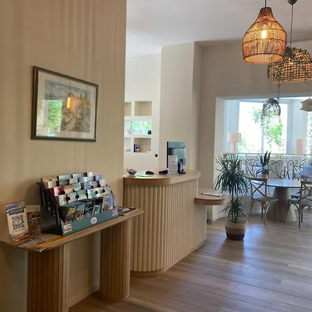 Adonis Grand Des Bains 2* Sanary-sur-Mer