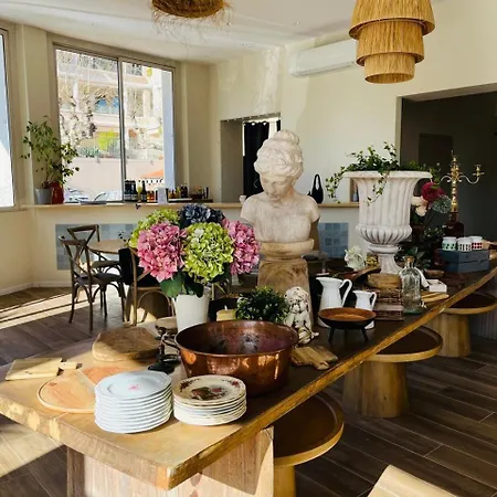 Adonis Grand Des Bains Hotel 2*