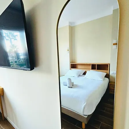 Adonis Grand Des Bains 2* Sanary-sur-Mer