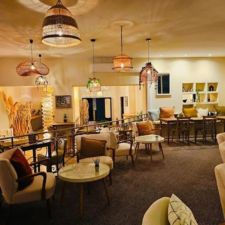 Отель Adonis Grand Des Bains 3*