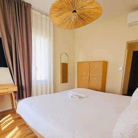 Отель Adonis Grand Des Bains