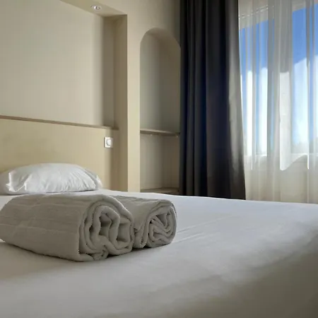 Adonis Grand Des Bains 3* Sanary-sur-Mer