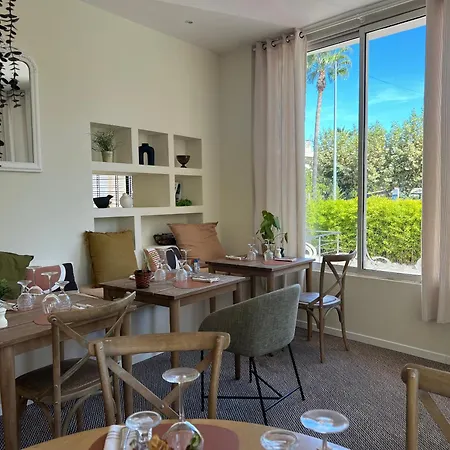 Adonis Grand Des Bains 3* Sanary-sur-Mer