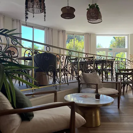 Adonis Grand Des Bains Ξενοδοχείο 3*