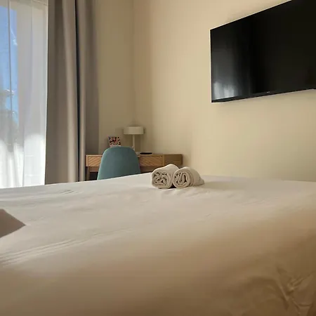 Adonis Grand Des Bains 3* Sanary-sur-Mer