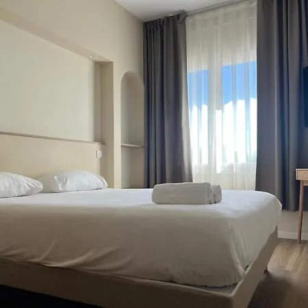 Adonis Grand Des Bains