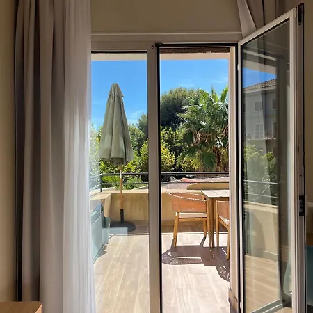 Adonis Grand Des Bains 3*