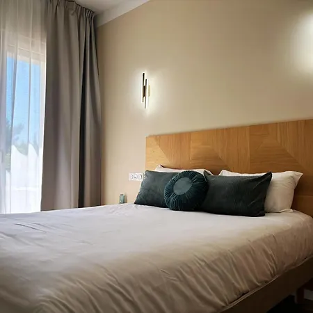 Adonis Grand Des Bains Sanary-sur-Mer