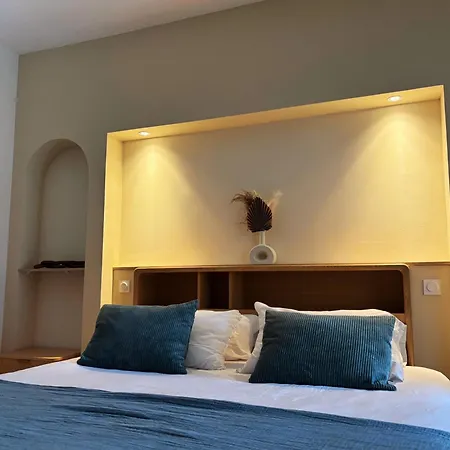 Adonis Grand Des Bains Hotel 3*