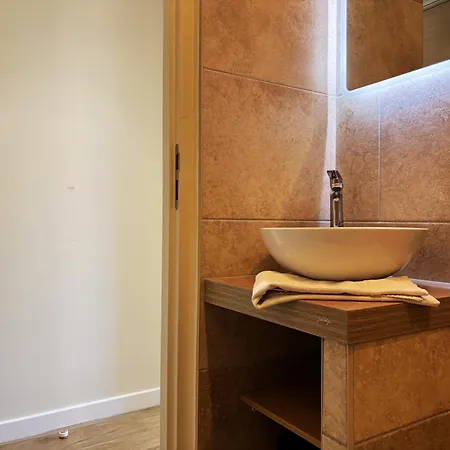 Adonis Grand Des Bains 3* סנרי-סור-מר