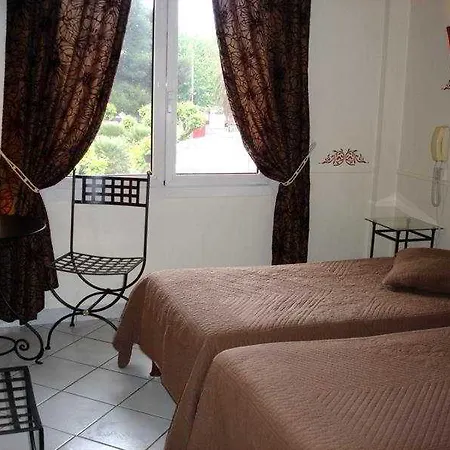 Adonis Grand Des Bains Hotel