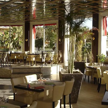 Hotel Adonis Grand Des Bains 3*