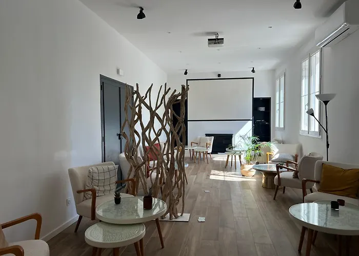 Отель Adonis Grand Des Bains