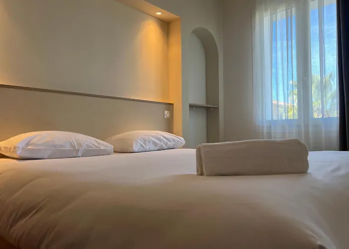 Adonis Grand Des Bains Отель 3*