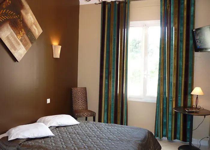 Adonis Grand Des Bains Отель